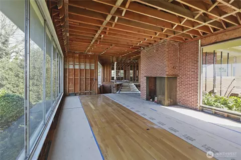 Living - 515 Laurel Dr, Everett, WA 98201 photo 3 of 3