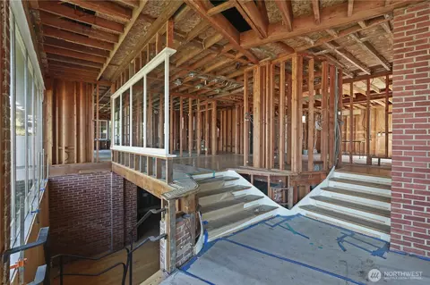 Entry Way - 515 Laurel Dr, Everett, WA 98201 photo 1 of 2