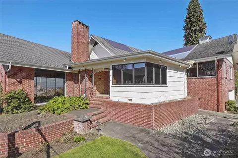 Exterior - 515 Laurel Dr, Everett, WA 98201 photo 1 of 2