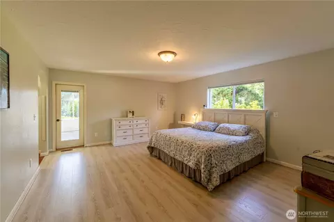 Bedroom - 122 Steve Pl, Sequim, WA 98382 photo 2 of 3