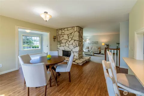 Dining - 122 Steve Pl, Sequim, WA 98382 photo 2 of 4