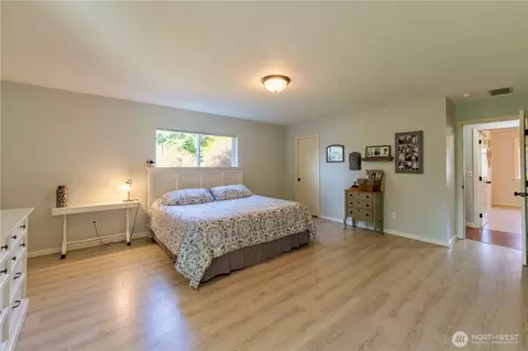 Bedroom - 122 Steve Pl, Sequim, WA 98382 photo 3 of 3
