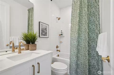 Bath - 18808 99th Ct NE #C, Bothell, WA 98011 photo 4 of 6