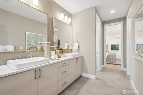 Bath - 18808 NE 99th Ct NE #A, Bothell, WA 98011 photo 2 of 4