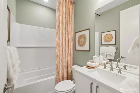 Bath - 18808 NE 99th Ct NE #A, Bothell, WA 98011 photo 4 of 4