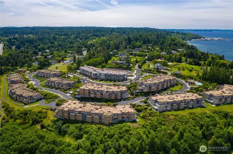 51 Pine St #105, Edmonds, WA 98020