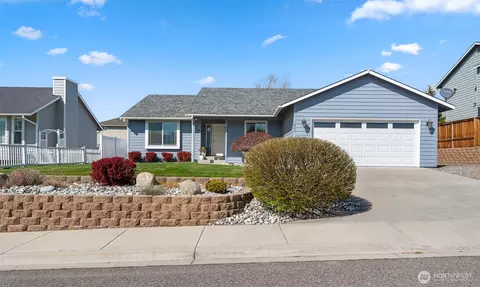 1925 Bluegrass Ave, East Wenatchee, WA 98802