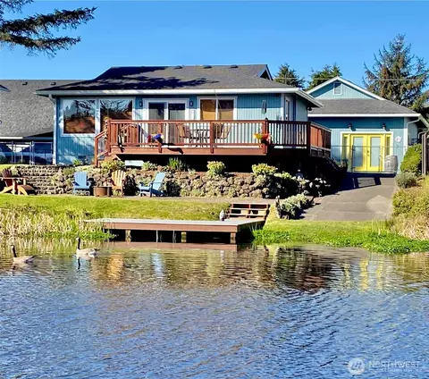 520 Point Brown Ave SE, Ocean Shores, WA 98569