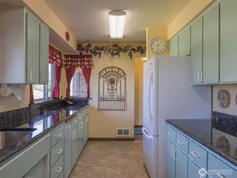Kitchen - 1110 Cameron Rd, Sequim, WA 98382 photo 1 of 4