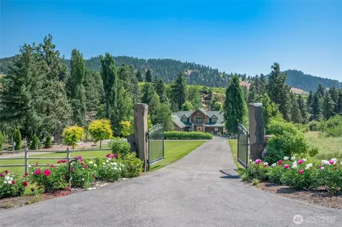 9343 Lone Pine Orchard Rd, Leavenworth, WA 98826