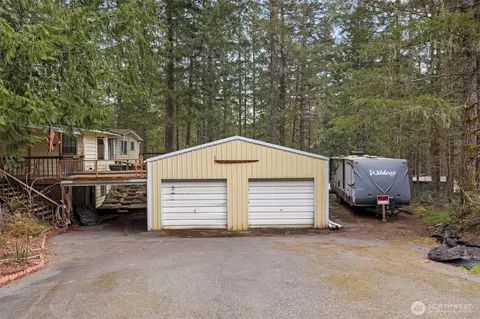 290 N Lake Surf Dr, Lilliwaup, WA 98555