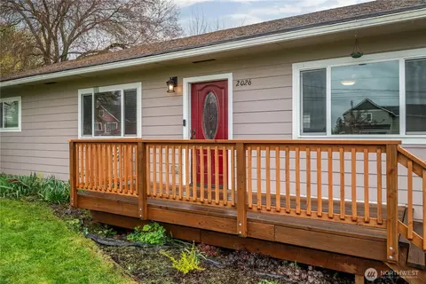 2026 42nd Ave, Longview, WA 98632