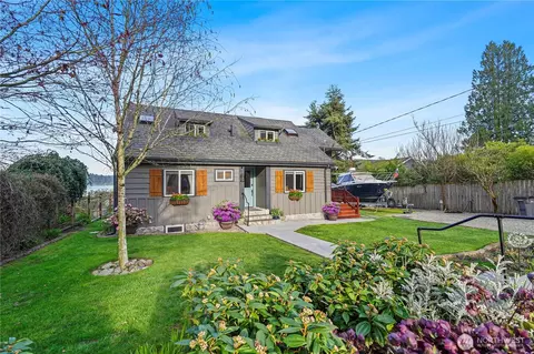 9859 SE Southworth Dr, Port Orchard, WA 98366