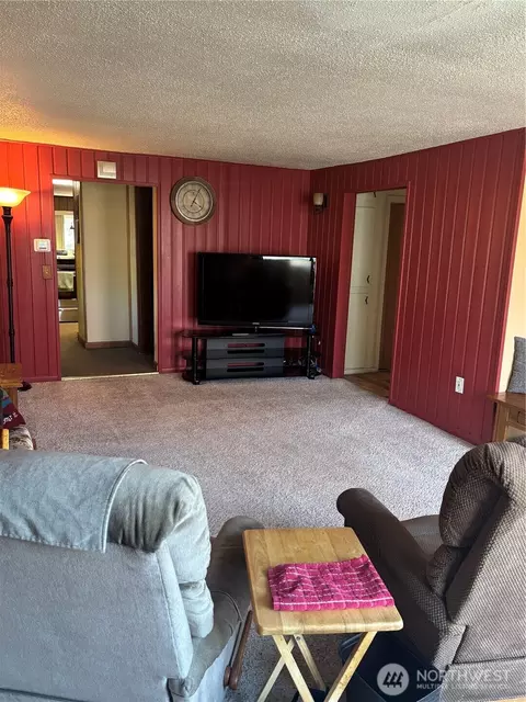 Living - 644 Balm St, Walla Walla, WA 99362 photo 1 of 1