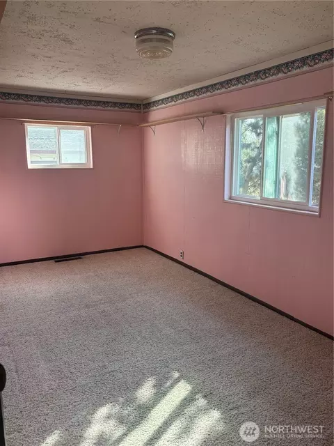 Bedroom - 644 Balm St, Walla Walla, WA 99362 photo 2 of 4