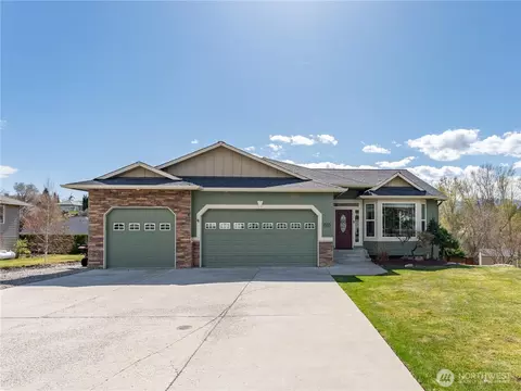 616 19th St NE, East Wenatchee, WA 98802