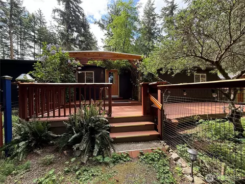 564 Sunset Ave, Eastsound, WA 98245
