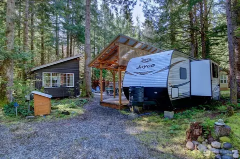 98 1 Gold Rush Rd, Deming, WA 98244