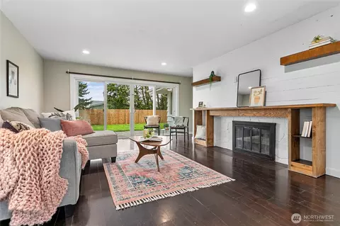 412 W 2nd St, Everson, WA 98247 photo 6