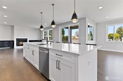 Kitchen - 2595 Terry Ct, Enumclaw, WA 98022 photo 4 of 4