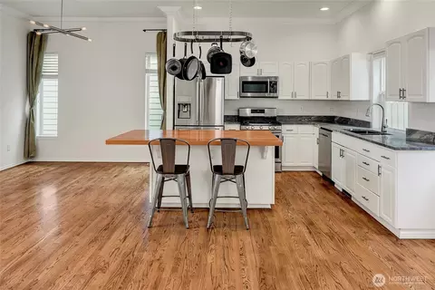 Kitchen - 15510 SE 252nd Pl, Covington, WA 98042 photo 2 of 3