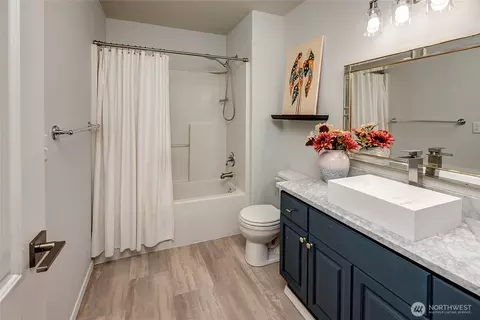 Bath - 15510 SE 252nd Pl, Covington, WA 98042 photo 2 of 3