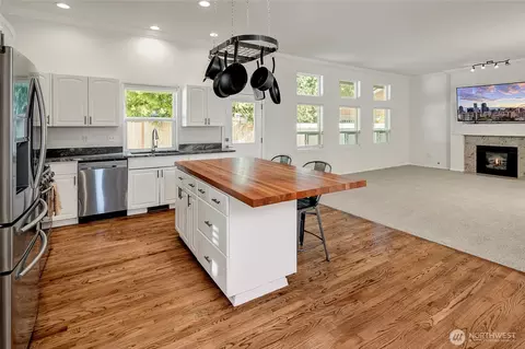 Kitchen - 15510 SE 252nd Pl, Covington, WA 98042 photo 3 of 3