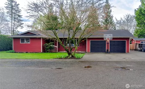 202 E 3rd St, Everson, WA 98247