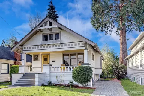 841 NE 58th St, Seattle, WA 98105