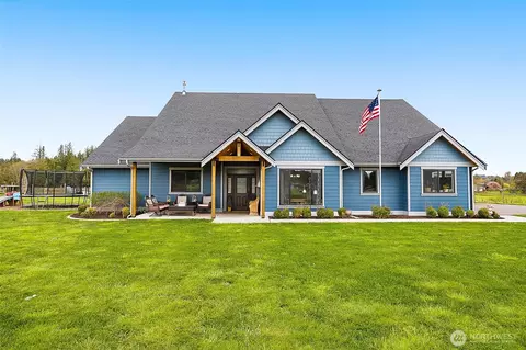 611 300th St NE, Stanwood, WA 98292