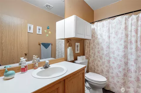Bath - 25314 38th Ave E, Spanaway, WA 98387 photo 1 of 2