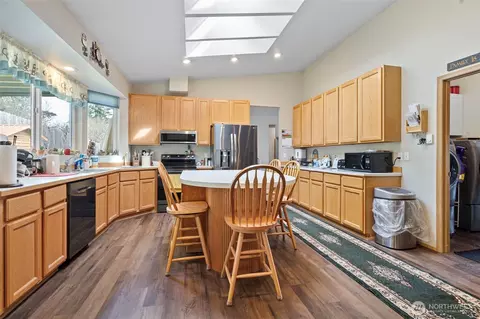 Kitchen - 25314 38th Ave E, Spanaway, WA 98387 photo 1 of 6
