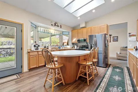 Kitchen - 25314 38th Ave E, Spanaway, WA 98387 photo 2 of 6