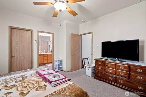 Bedroom - 25314 38th Ave E, Spanaway, WA 98387 photo 2 of 3