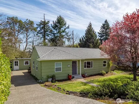 9826 33rd Ave SW, Seattle, WA 98126