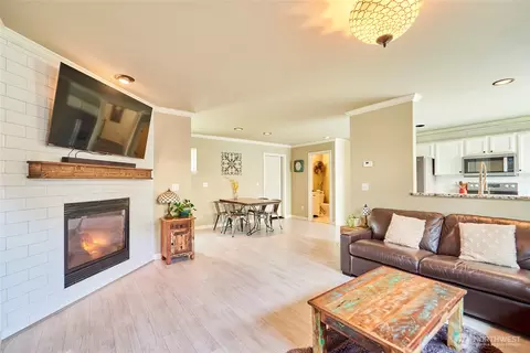 Living - 20377 Springbrook Rd SE, Monroe, WA 98272 photo 4 of 4