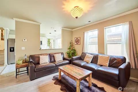 Living - 20377 Springbrook Rd SE, Monroe, WA 98272 photo 3 of 4