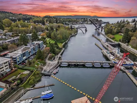 3200 W Commodore Way #107, Seattle, WA 98199
