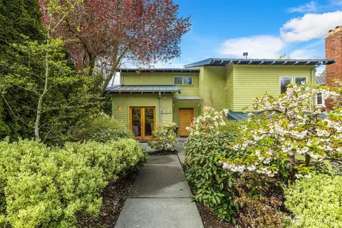 818 W Barrett St, Seattle, WA 98119