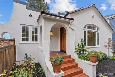 806 23rd Ave E, Seattle, WA 98112