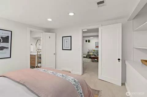 Bedroom - 806 23rd Ave E, Seattle, WA 98112 photo 6 of 6