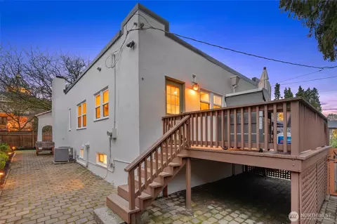 Exterior - 806 23rd Ave E, Seattle, WA 98112 photo 6 of 9