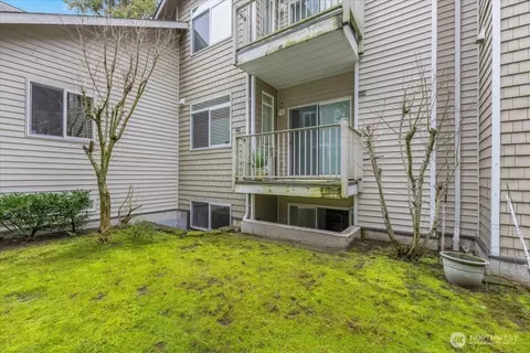 Exterior - 5809 Highway Pl #A102, Everett, WA 98203 photo 6 of 6