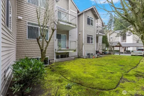 Exterior - 5809 Highway Pl #A102, Everett, WA 98203 photo 4 of 6
