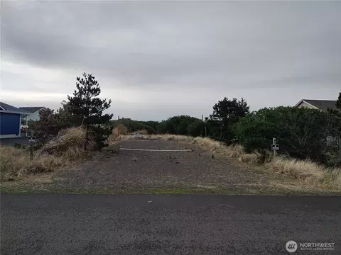 417 N Bel Air Loop SW, Ocean Shores, WA 98569