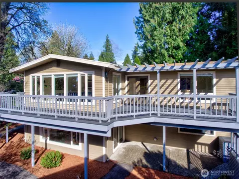 11717 NE 73rd St, Kirkland, WA 98033