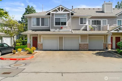 23751 SE Summerhill Ln #1-1, Issaquah, WA 98029