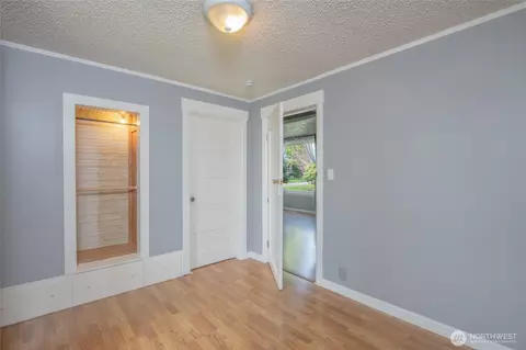 Bedroom - 1233 Marion St, Enumclaw, WA 98022 photo 7 of 10