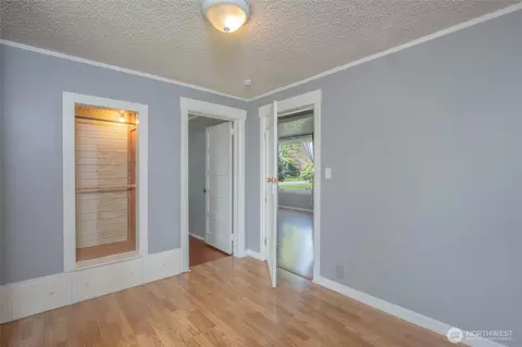 Bedroom - 1233 Marion St, Enumclaw, WA 98022 photo 8 of 10