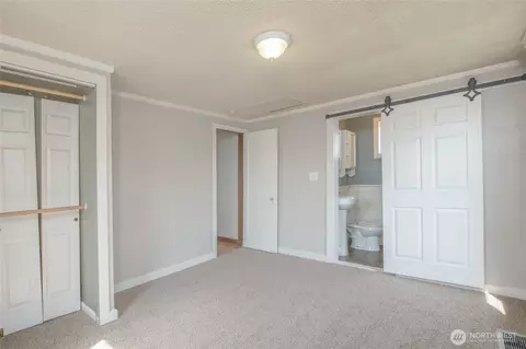 Bedroom - 1233 Marion St, Enumclaw, WA 98022 photo 3 of 10